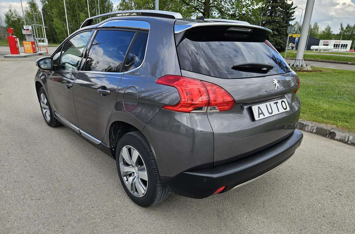 Peugeot 2008 - 9