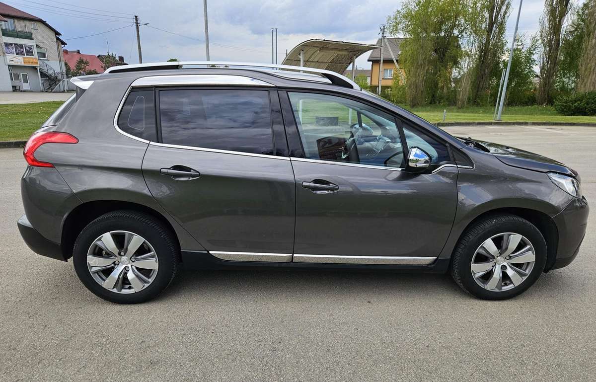 Peugeot 2008 - 10