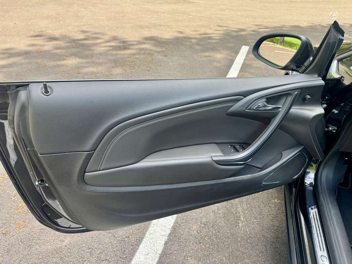 Opel Cascada, 1.6 l., Кабриолет