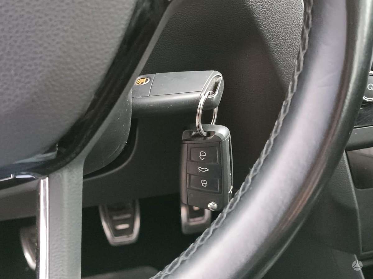Skoda Rapid, 1.0 l., Хэтчбек