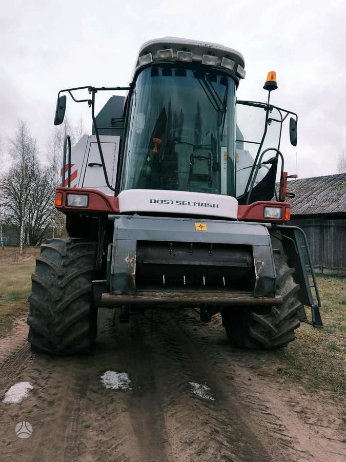 Rostselmash Vector 420, combine harvesters