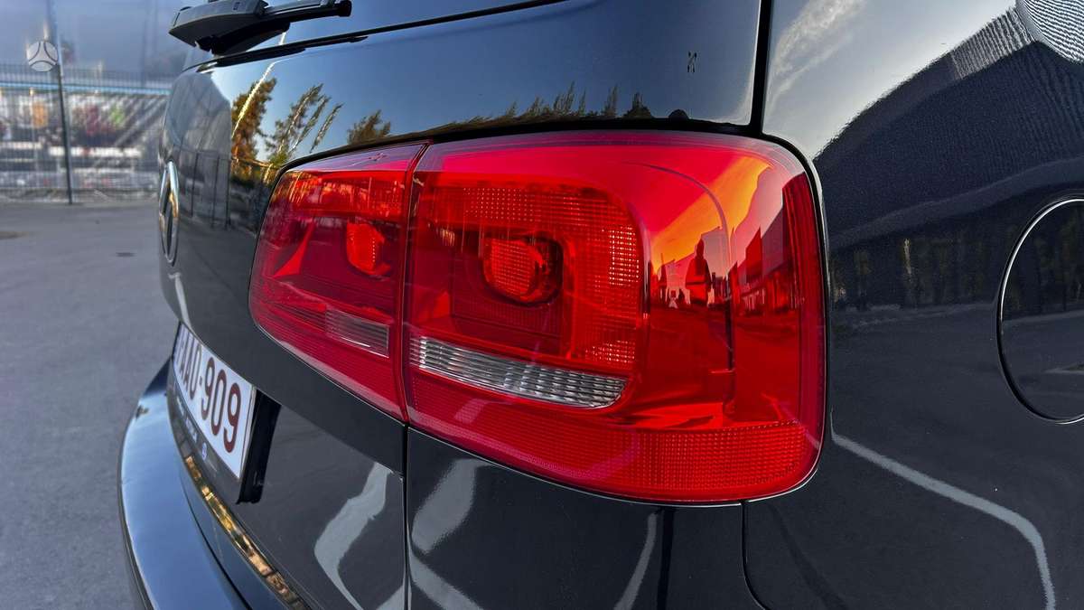 Volkswagen Touran, 1.6 l., Минивэн