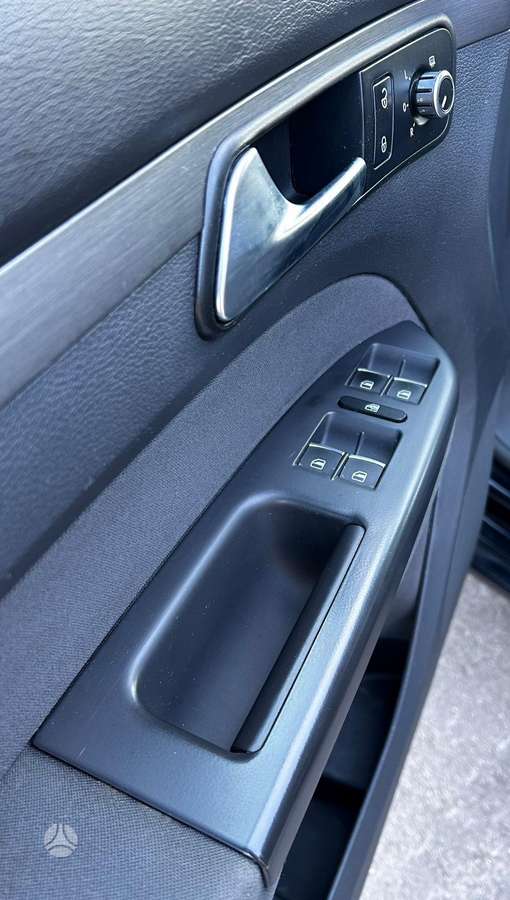 Volkswagen Touran, 1.6 l., Минивэн
