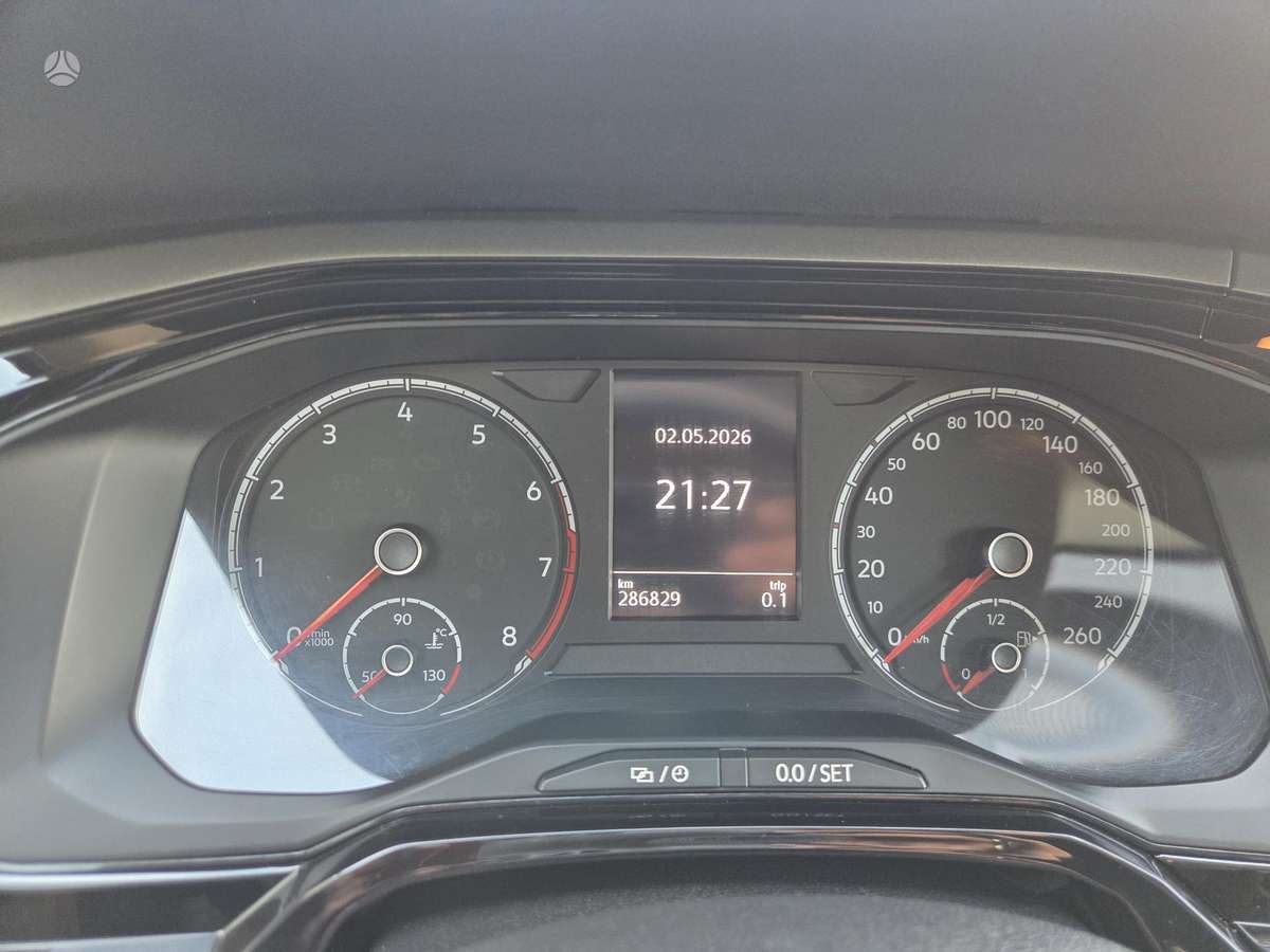 Volkswagen Polo - 8