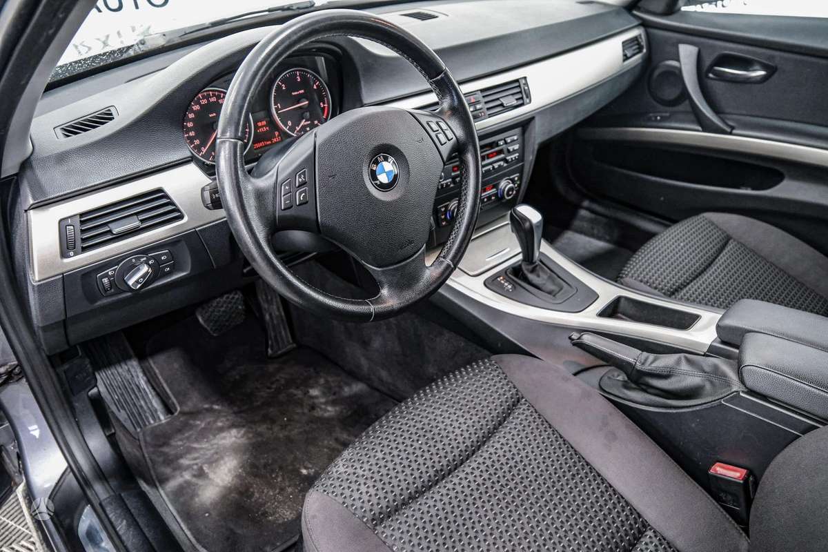 BMW 318, 2.0 l., universalas
