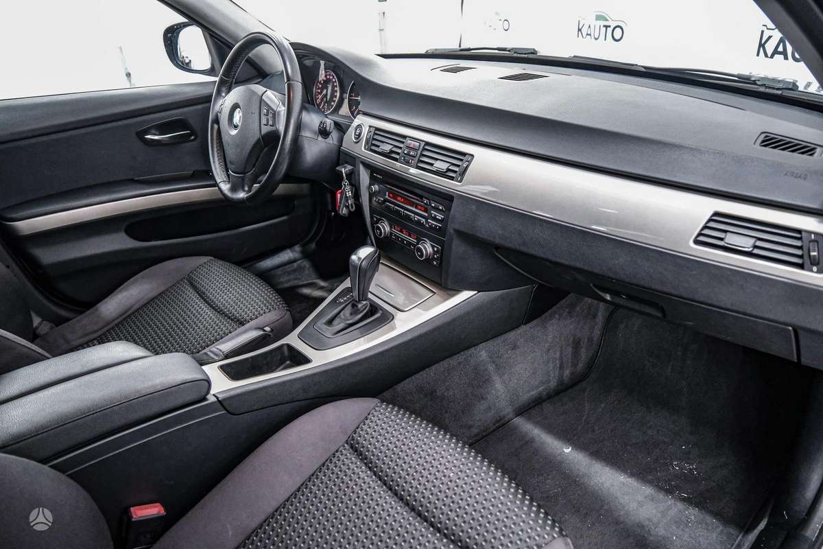 BMW 318, 2.0 l., universalas