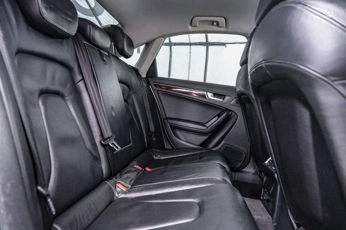 Audi A4, 2.7 l., Седан