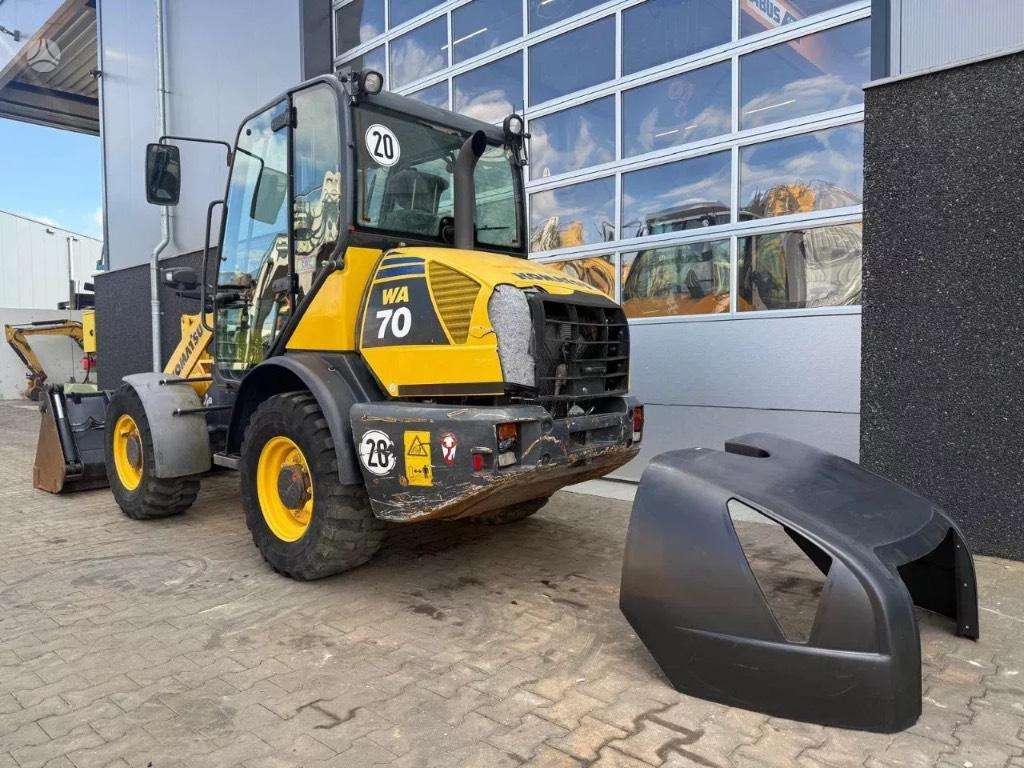 Komatsu WA 70, frontal loader