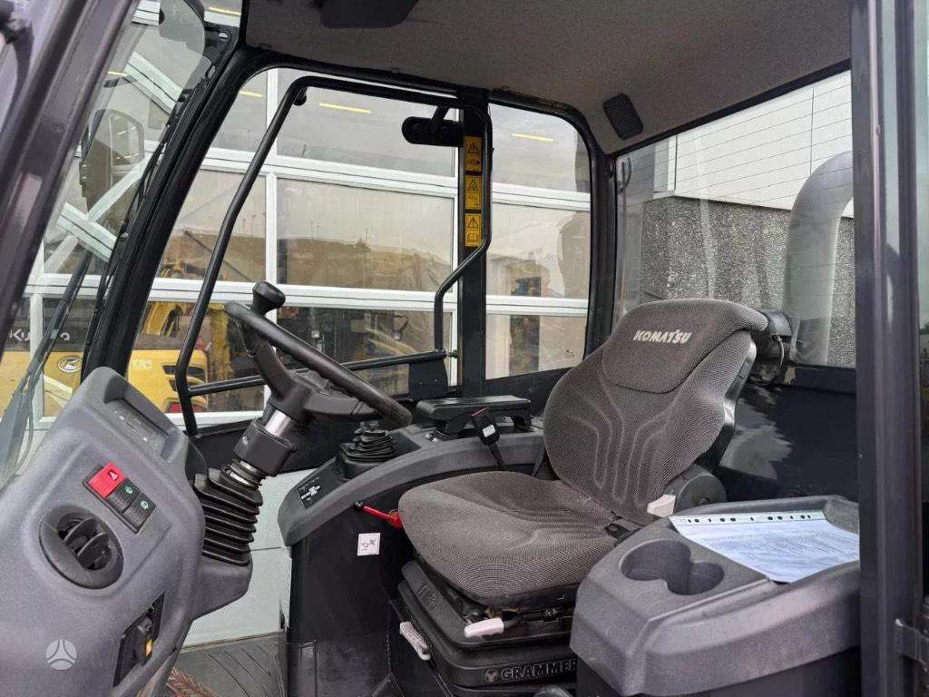 Komatsu WA 70, frontal loader