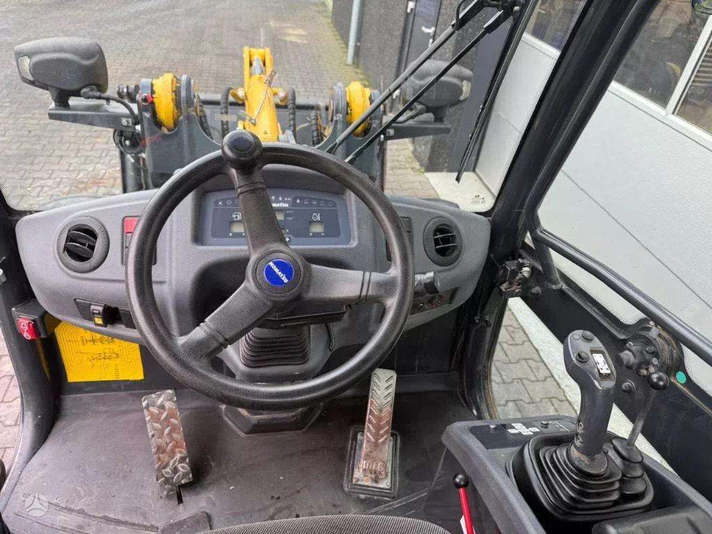 Komatsu WA 70, frontal loader
