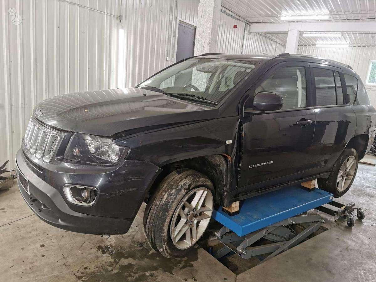 Jeep Compass dalimis