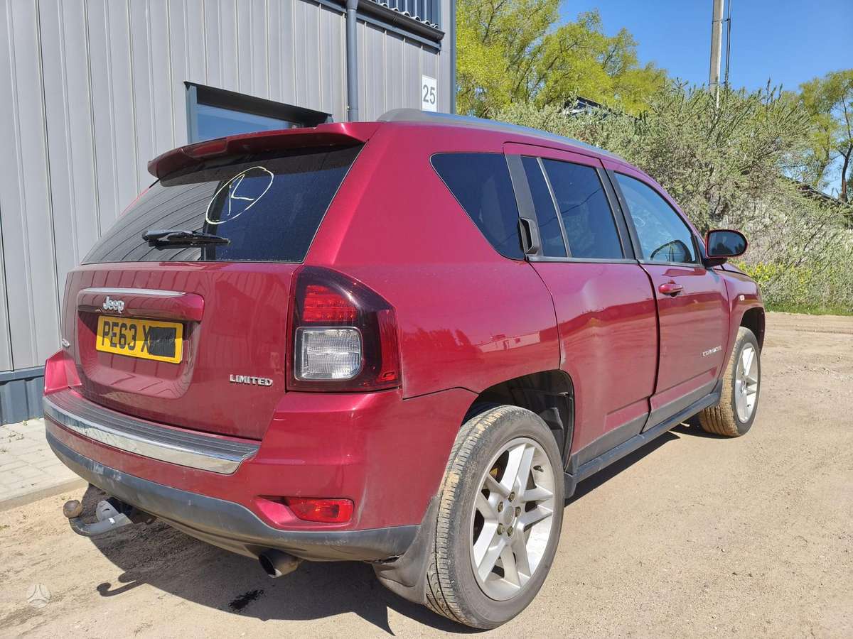 Jeep Compass dalimis