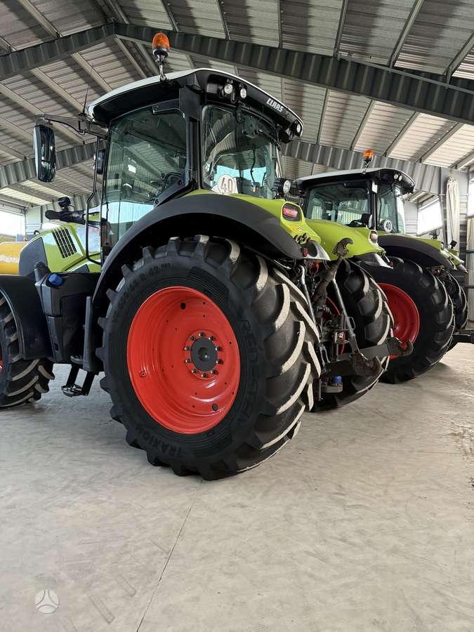 Claas Axion 850 CMATIC 2vnt, traktoriai
