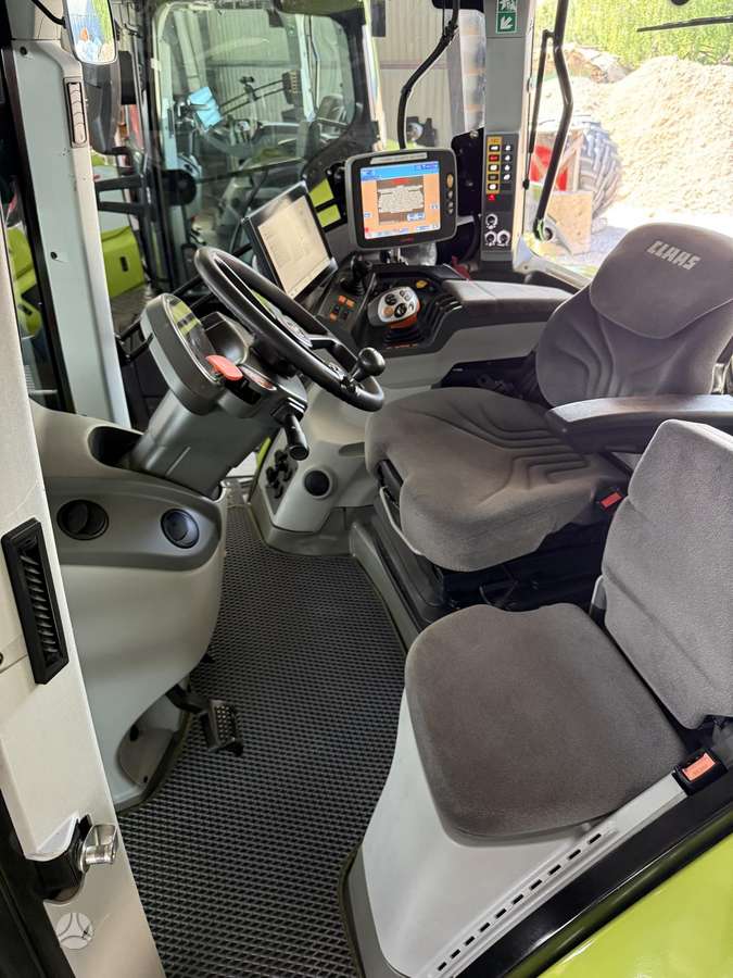 Claas Axion 850 CMATIC 2vnt, traktoriai