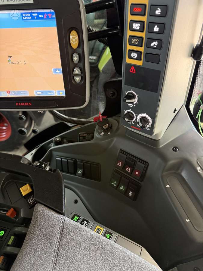 Claas Axion 850 CMATIC 2vnt, traktoriai