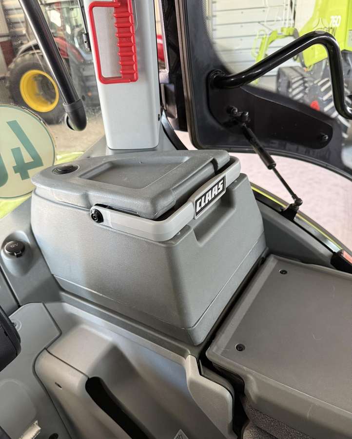 Claas Axion 850 CMATIC 2vnt, traktoriai