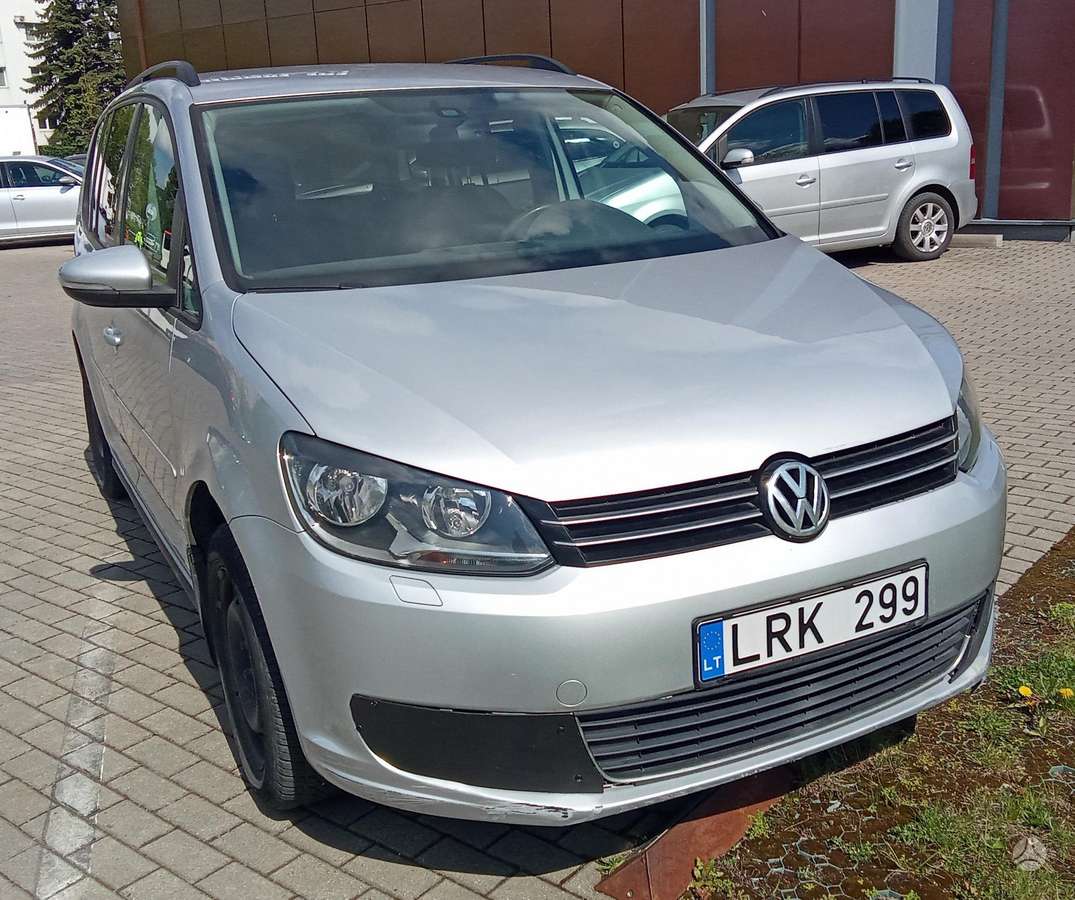Volkswagen Touran - 1