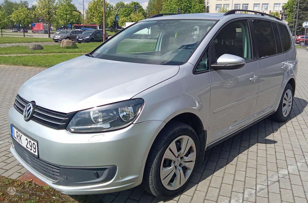 Volkswagen Touran - 2