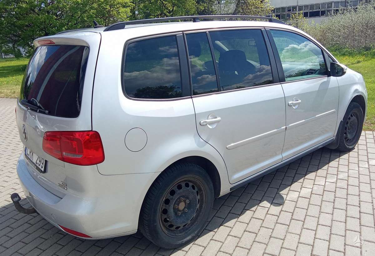 Volkswagen Touran - 3