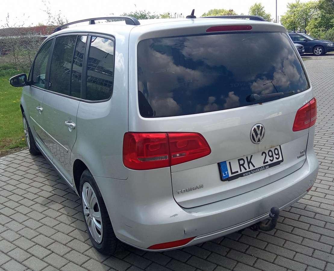 Volkswagen Touran - 4