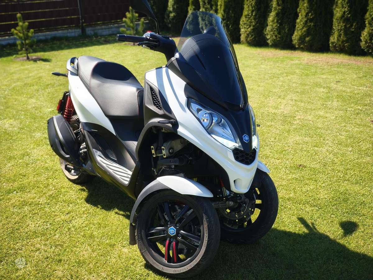 Piaggio MP3 300cc, triračiai