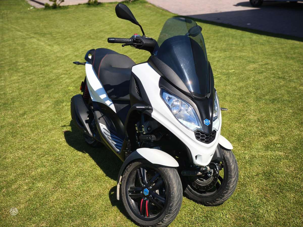 Piaggio MP3 300cc, triračiai