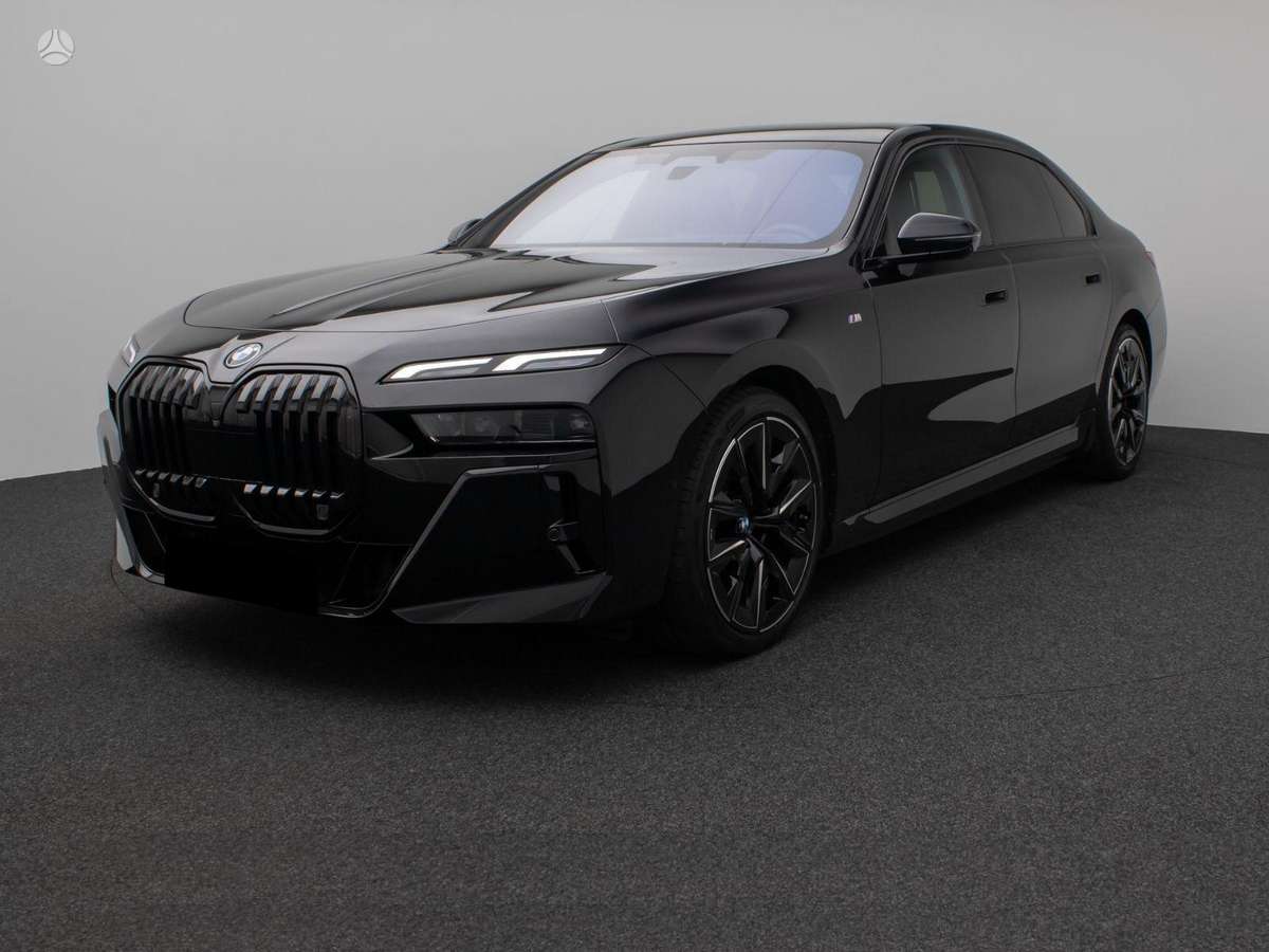 BMW i7, Лимузин