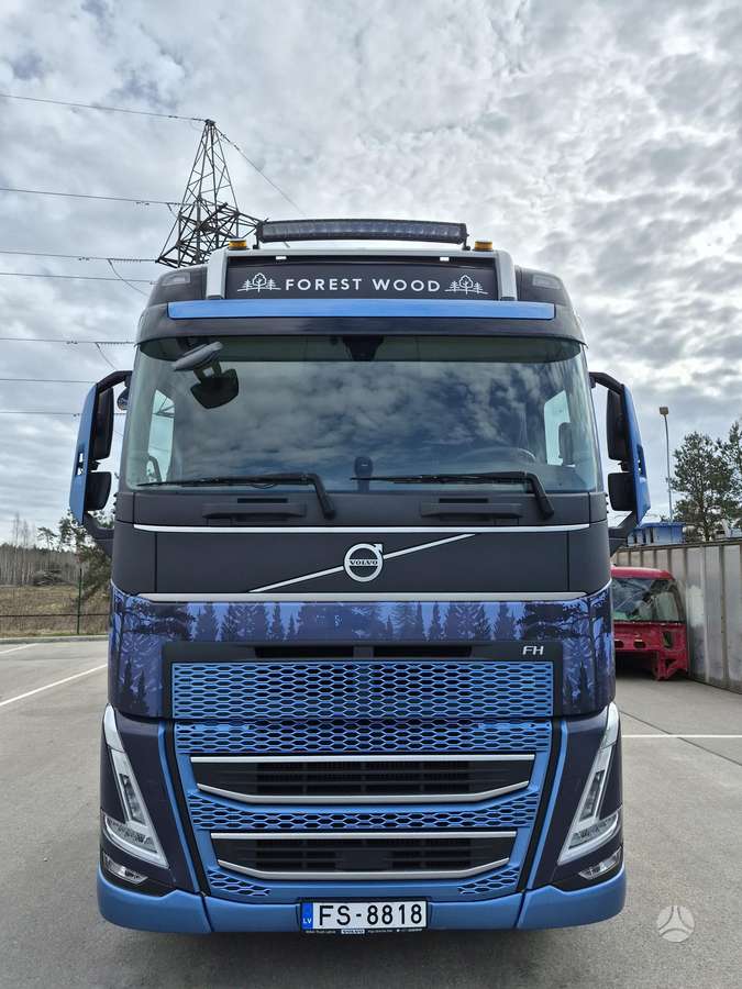 Volvo FH, timber trucks