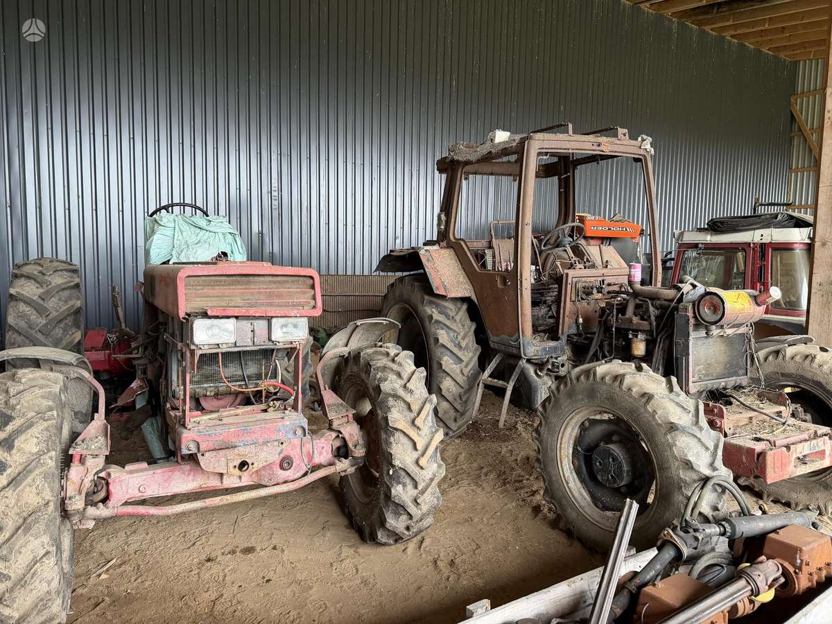 Case-IH 844 Dalimis, tractors