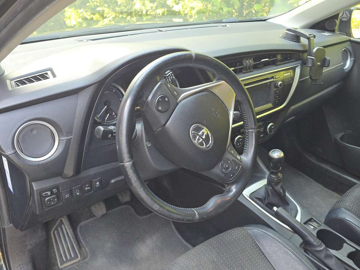 Toyota Auris, 2.0 l., Универсал