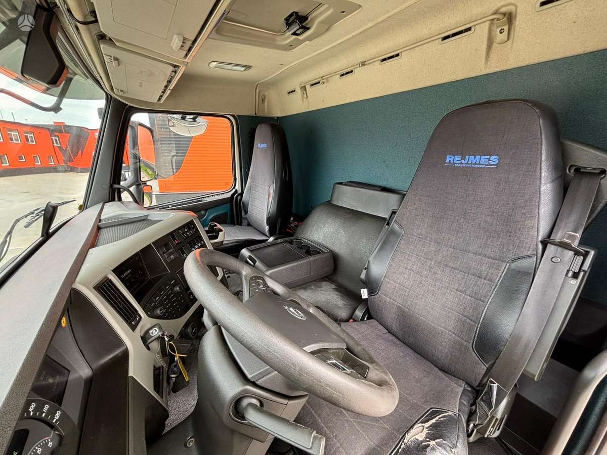 Volvo FM 370 6x2*4, рефрижераторы