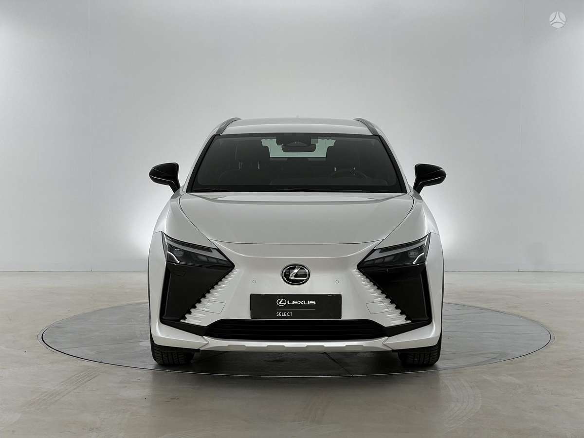 Lexus RZ 300 e, off-road / crossover