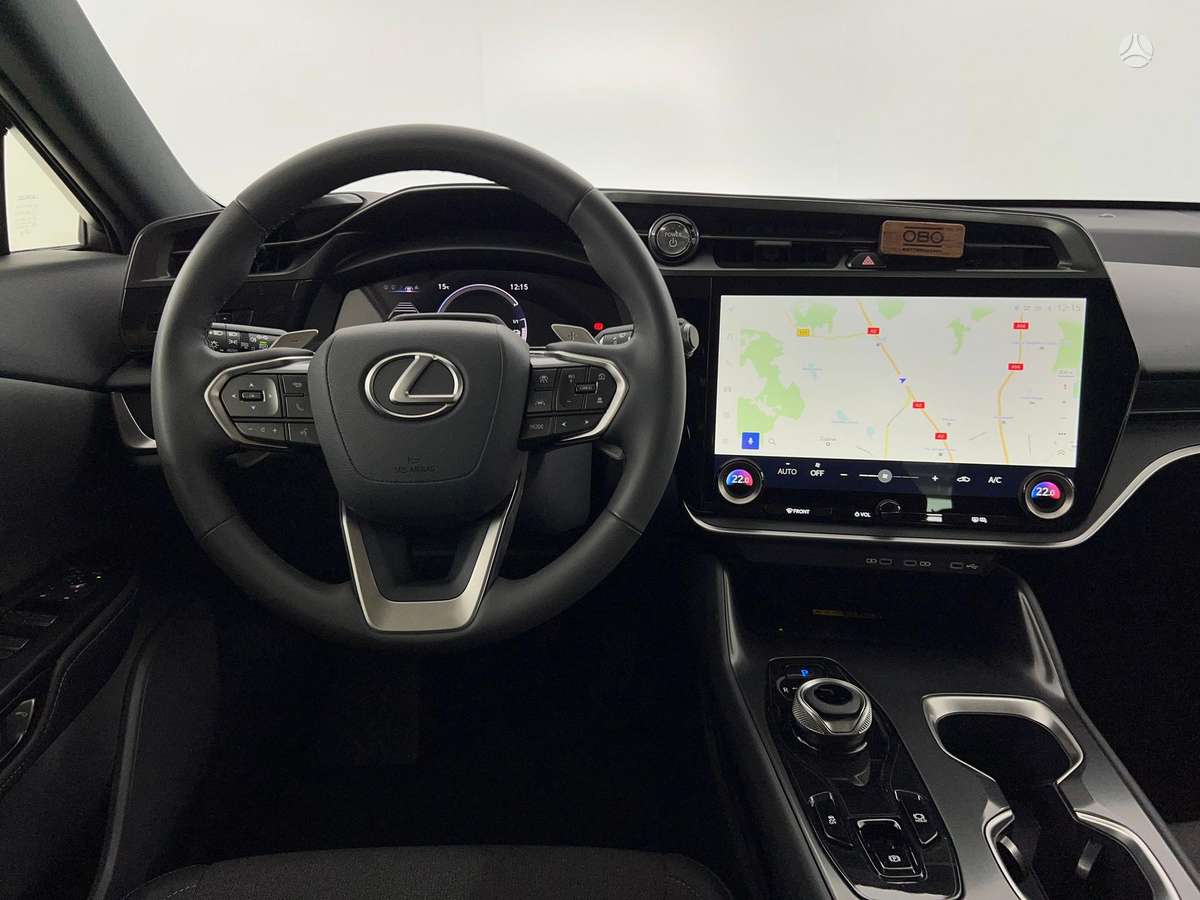 Lexus RZ 300e, off-road / crossover