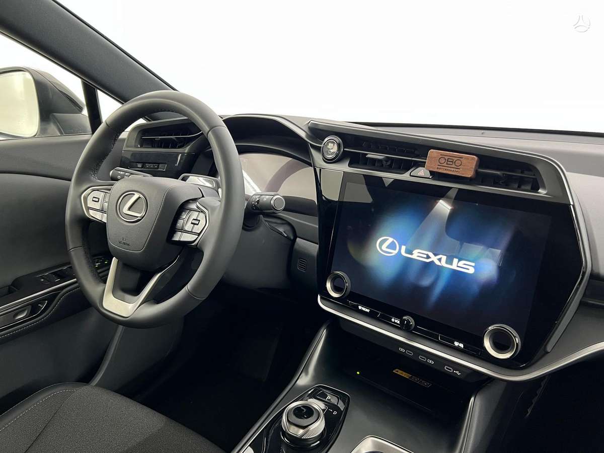 Lexus RZ 300e, Внедорожник / Кроссовер