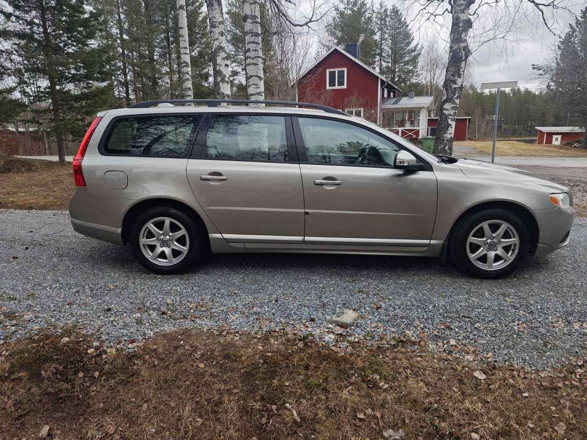 Volvo V70, 2.0 l., Универсал
