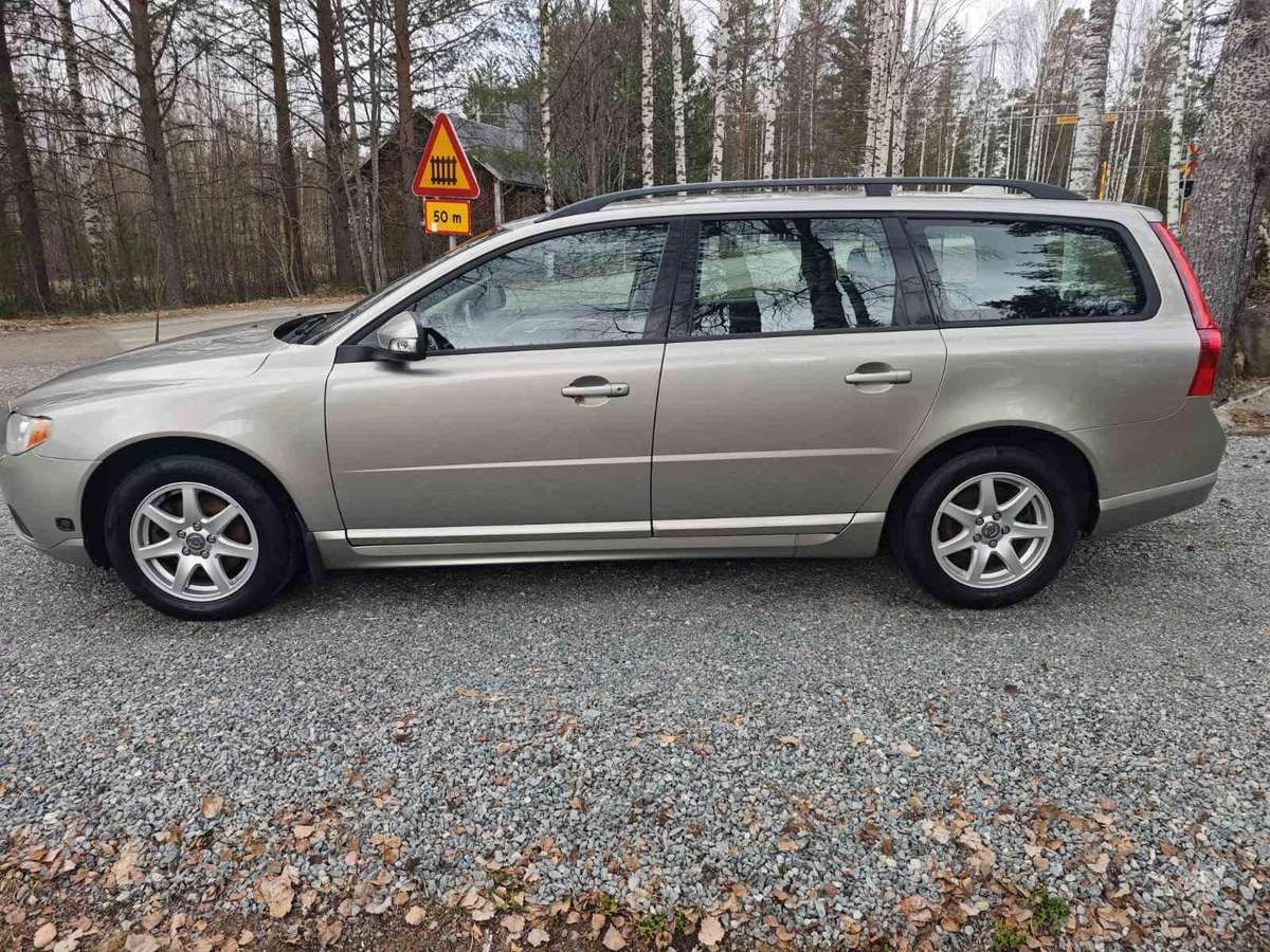 Volvo V70, 2.0 l., Универсал