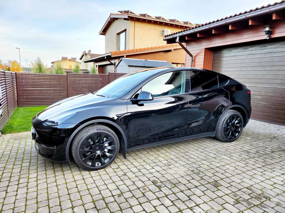 Tesla Model Y, 77 kWh, visureigis / krosoveris