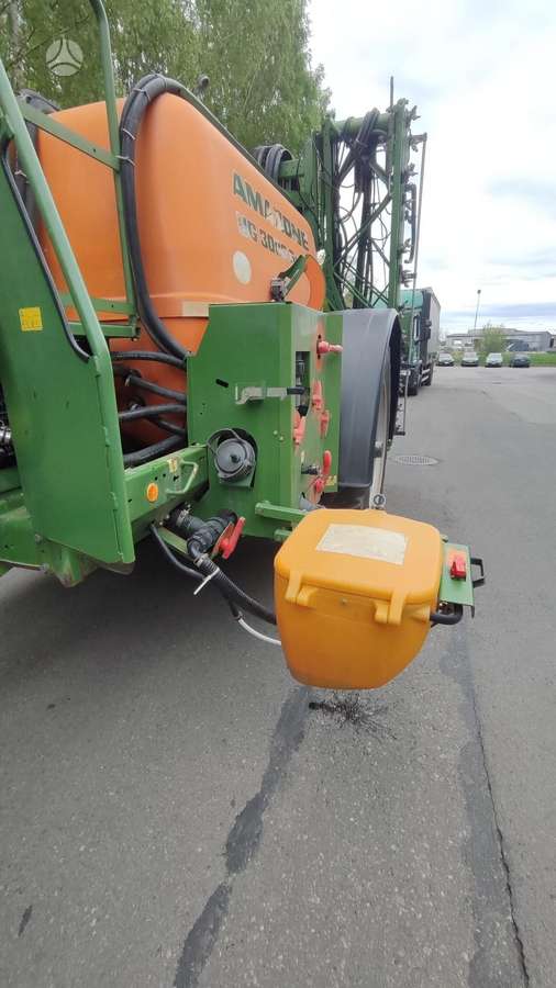 Amazone UG 3000, разбрызгиватели
