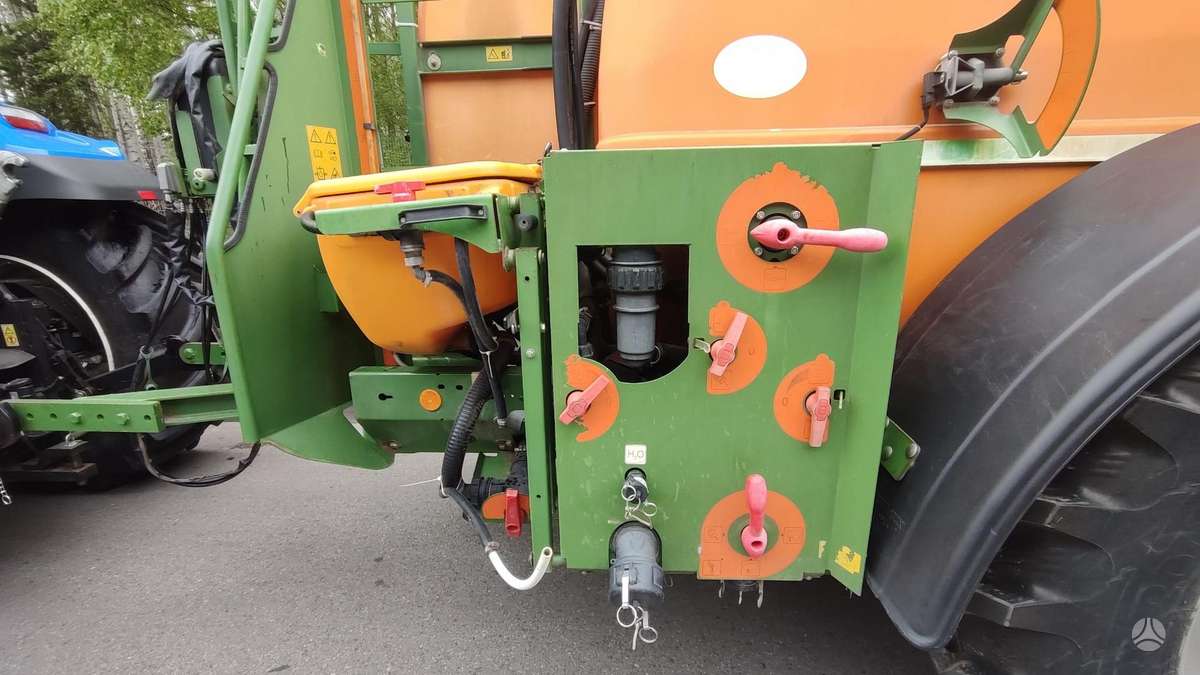 Amazone UG 3000, sprayers