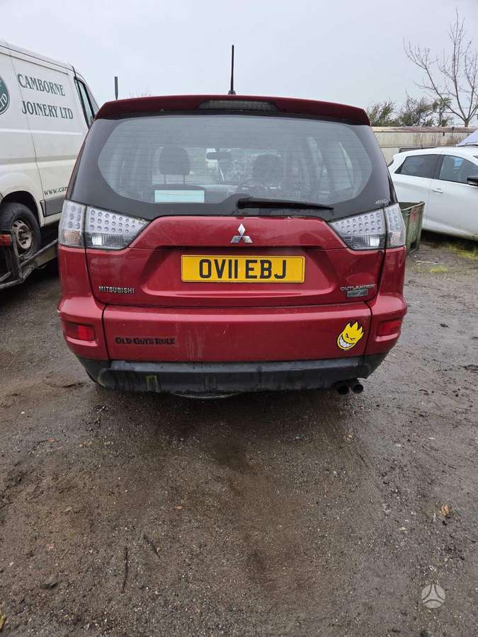 Mitsubishi Outlander dalimis