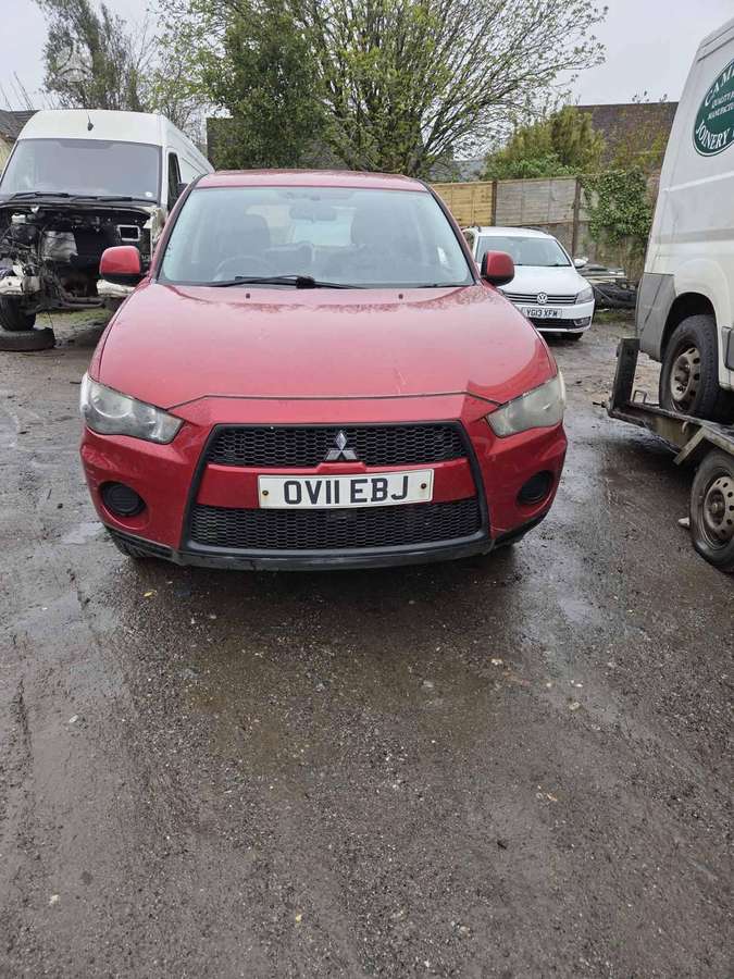 Mitsubishi Outlander dalimis
