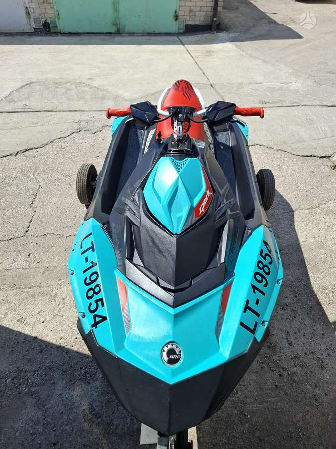 Sea-Doo Trixx, jet skis