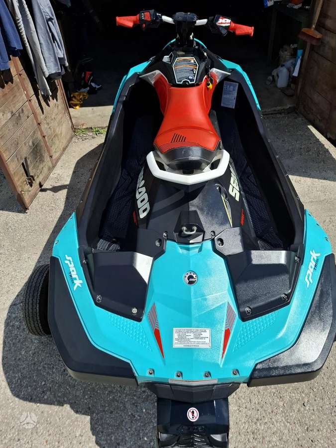 Sea-Doo Trixx, jet skis