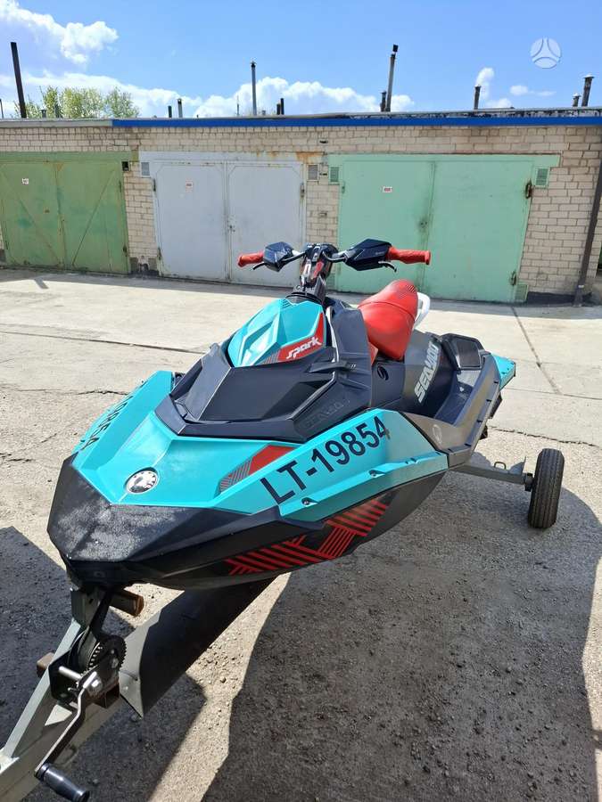 Sea-Doo Trixx, jet skis
