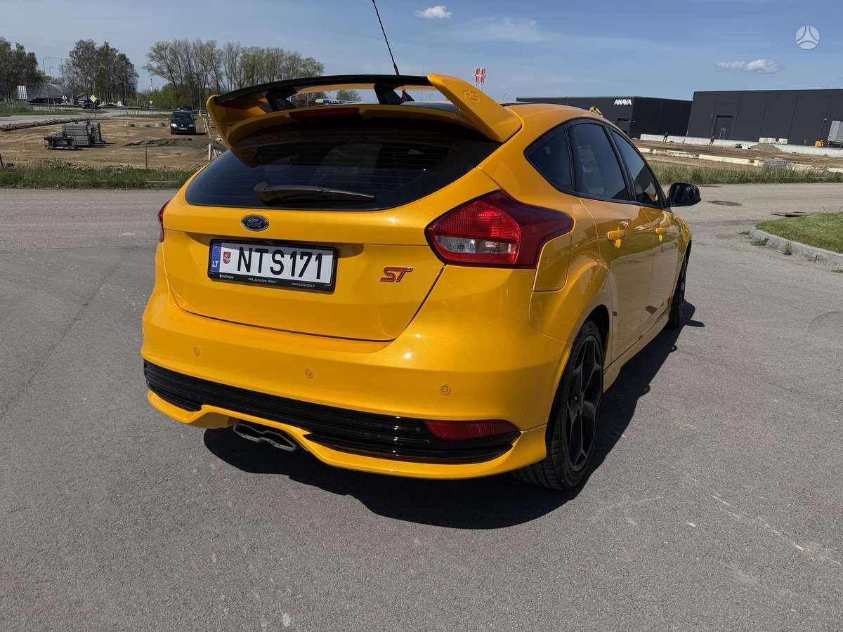 Ford Focus ST, 2.0 l., hatchback