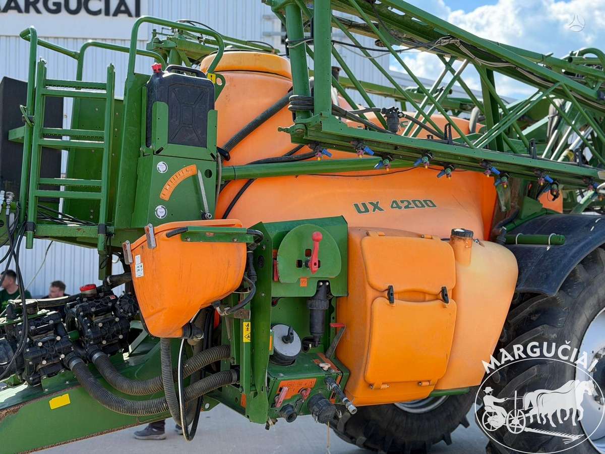 Amazone UX 4200, 4200 ltr, 24 m, sprayers