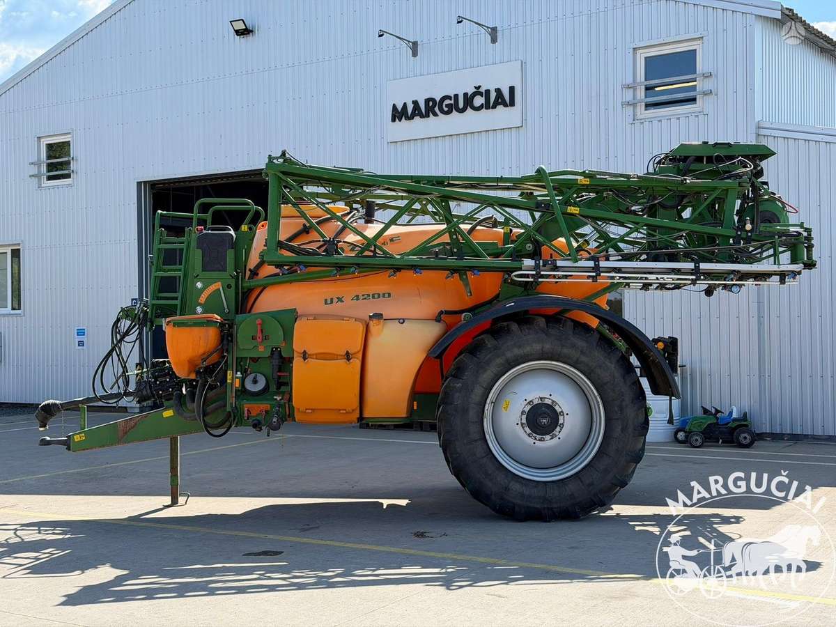 Amazone UX 4200, 4200 ltr, 24 m, sprayers