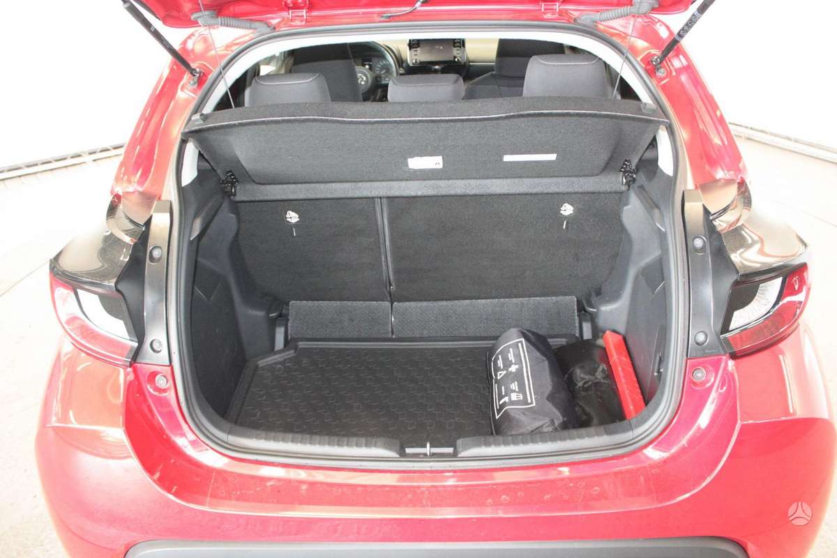 Toyota Yaris - 10
