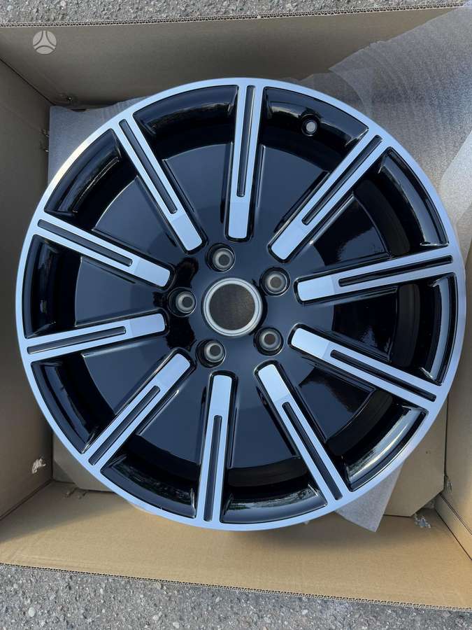 Porsche Taycan, light alloy, R20