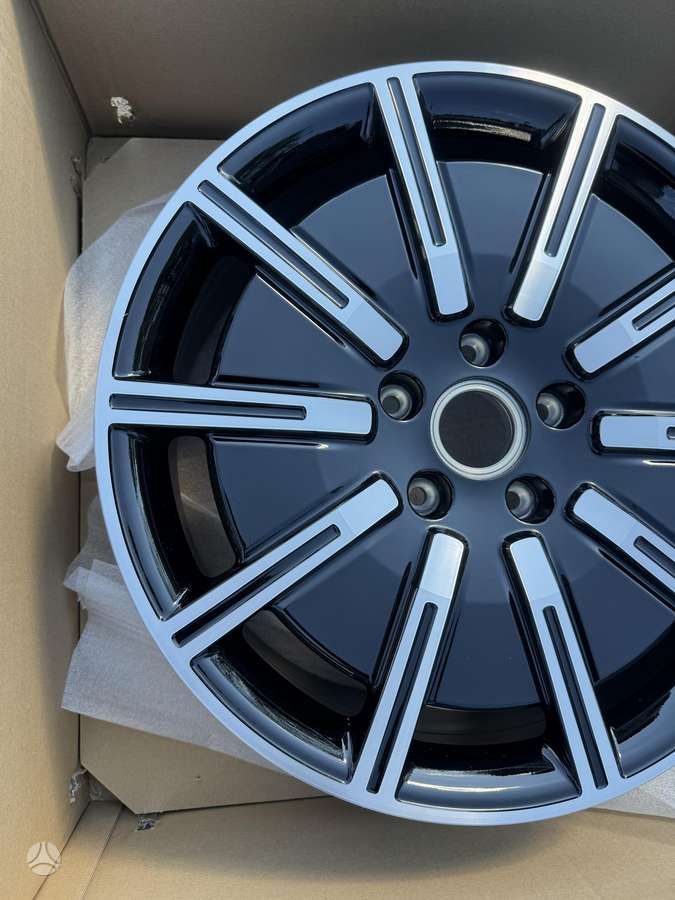 Porsche Taycan, light alloy, R20